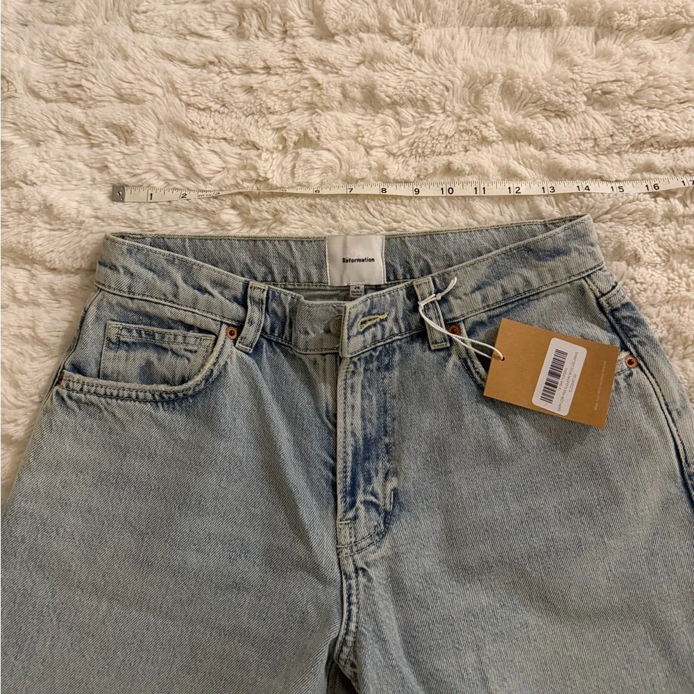 REFORMATION Cary Low Rise Slouchy Wide Leg Short Jeans - Cloquet - Picture 7 of 9